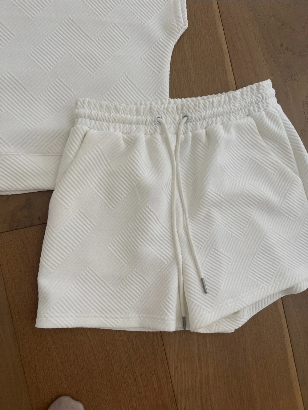 eesome White Textured Two-Piece Lounge Set - Picture 3 of 3